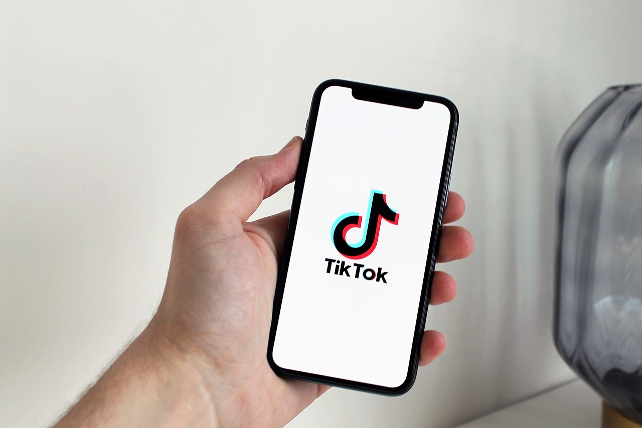 Marketingul prin provocări: cum să creezi un challenge viral pe TikTok